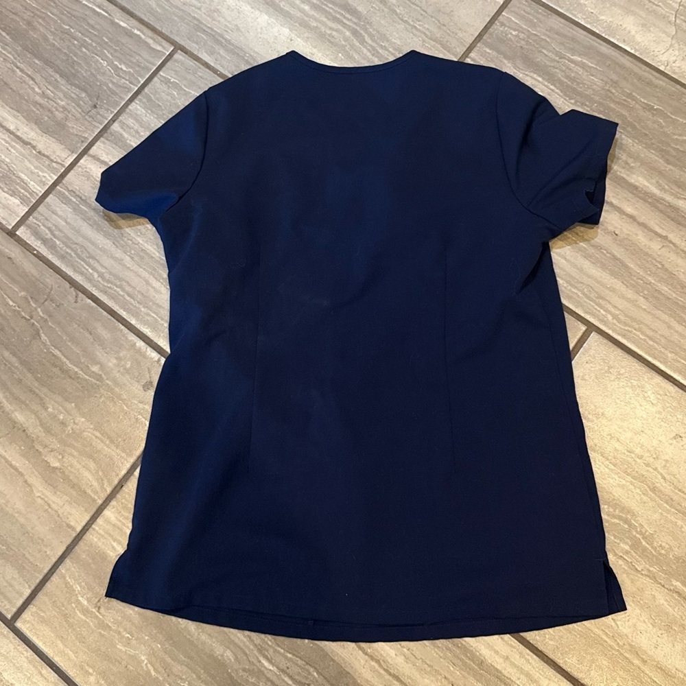 Figs Sz S Scrub Top - Picture 2 of 3